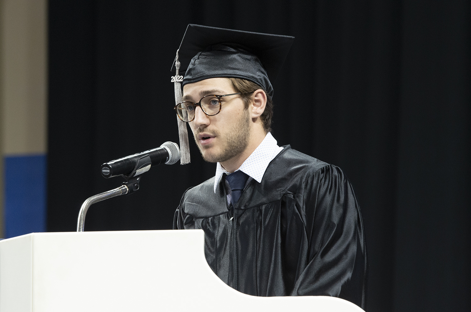 Andrew Tarnowski addressing the class of 2022