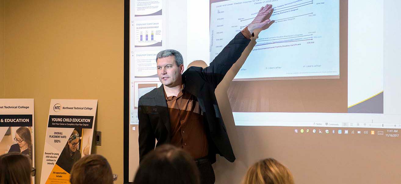 Minnesota School Counselors Learn Value of a Technical Education