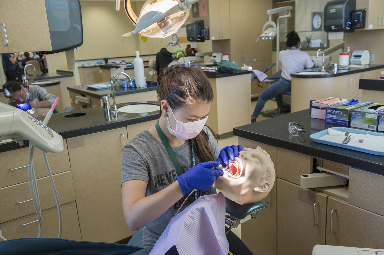 Gallery High School Students Scrub in to Camp at Northwest Tech and