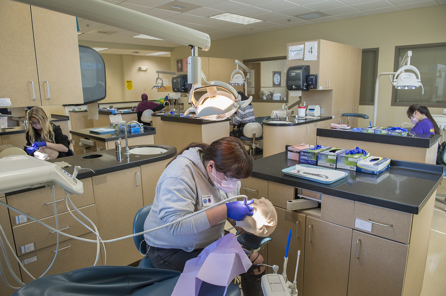Gallery High School Students Scrub in to Camp at Northwest Tech and