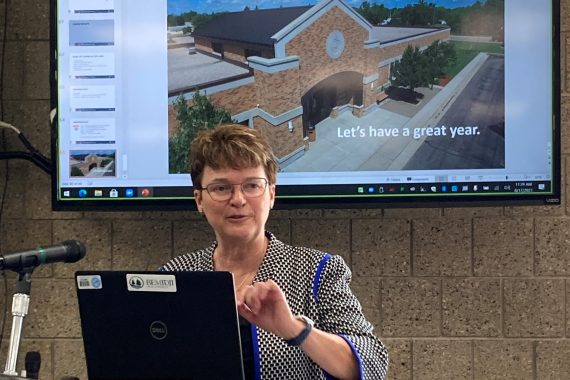 President Hensrud presents at Admin Day